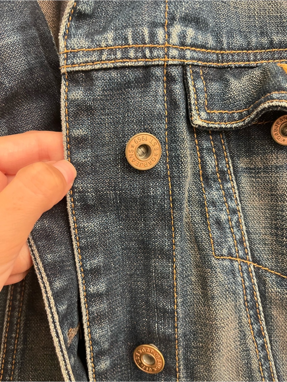 GAP Women's Y2K Blue Denim Jacket - Picture 2 of 4